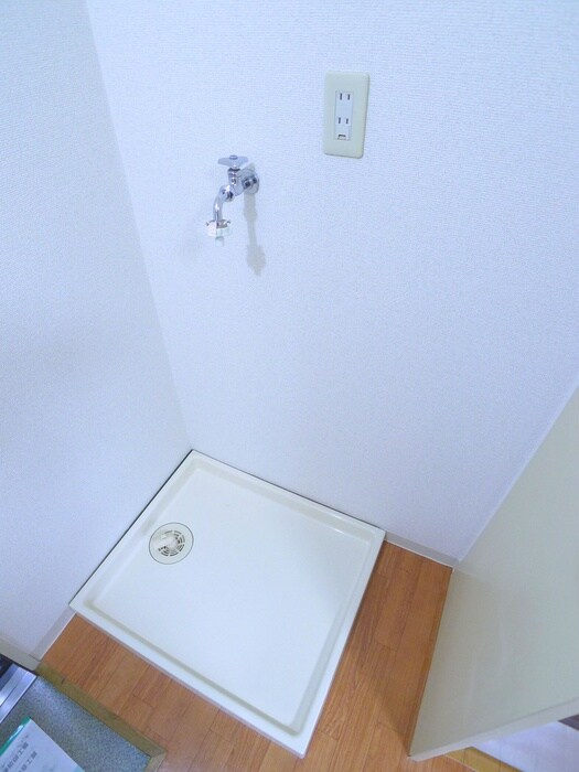 物件内観写真10　(洗濯機置場)