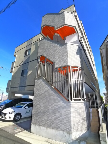 リトルズ市川外観写真