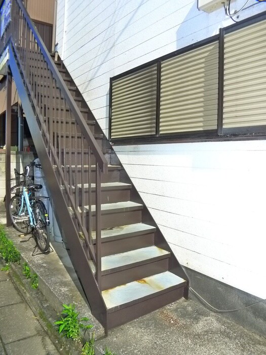 物件外観写真3　(エントランス部分)