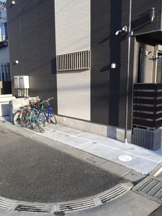 物件外観写真2　(駐輪場)