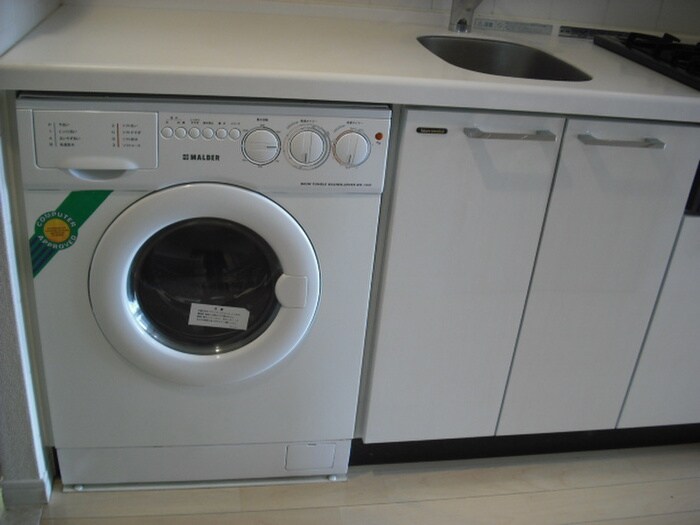 物件内観写真8　(洗濯機置場)
