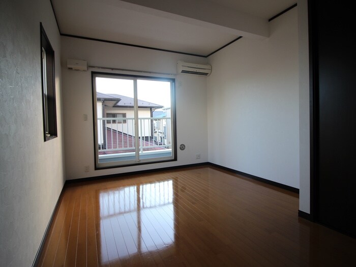 物件内観写真4　(居室)