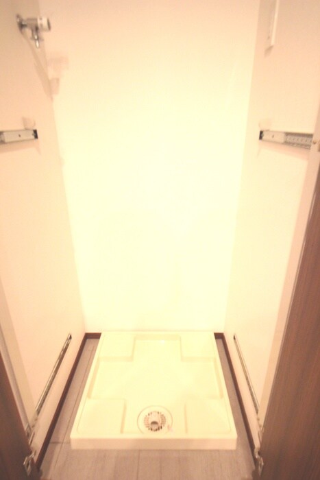 物件内観写真17　(洗濯機置場)