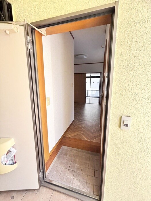 物件内観写真17　(玄関)