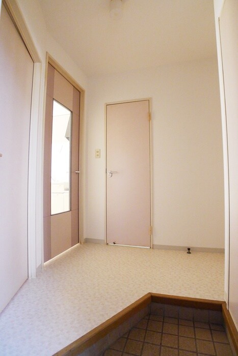 物件内観写真15　(玄関)