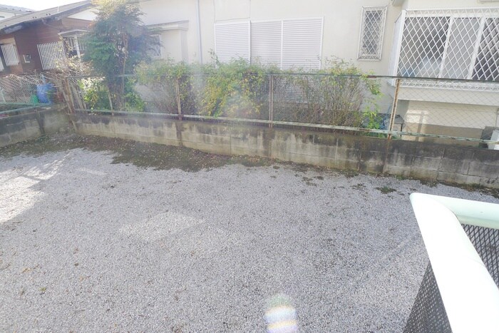 物件内観写真17　(室内からの展望)