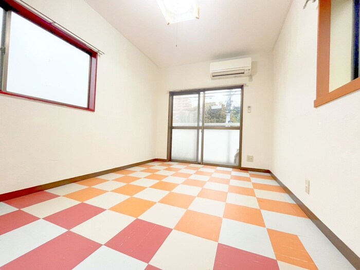 物件内観写真2　(居室)