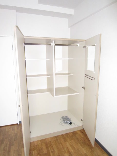 物件内観写真12　(収納)