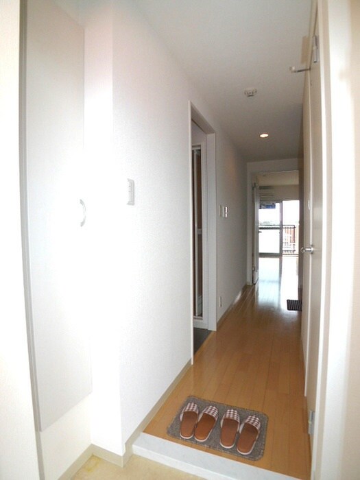 物件内観写真6　(玄関)