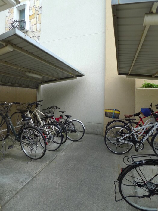 物件外観写真3　(駐輪場)