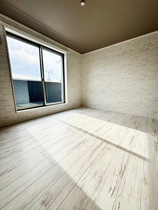 物件内観写真9　(居室)