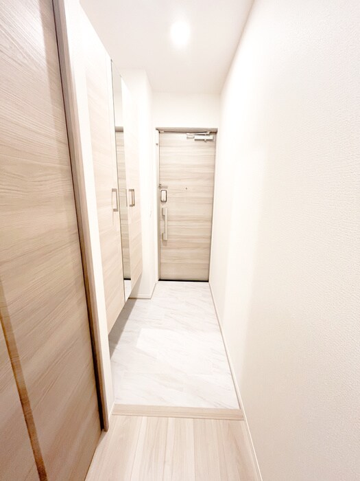 物件内観写真18　(玄関)