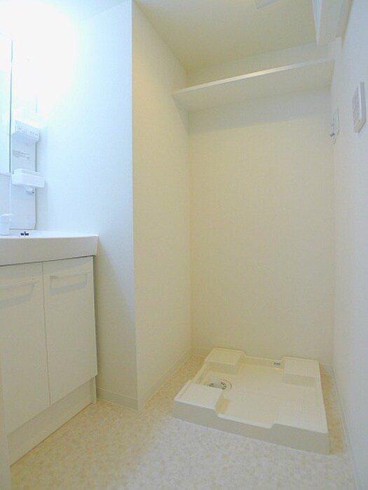 物件内観写真17　(洗濯機置場)