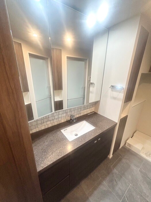 物件内観写真11　(洗面)