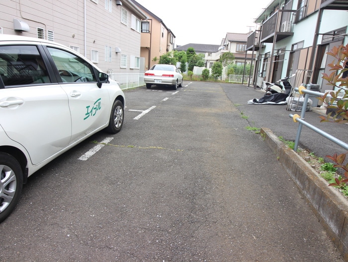 物件外観写真6　(駐車場)