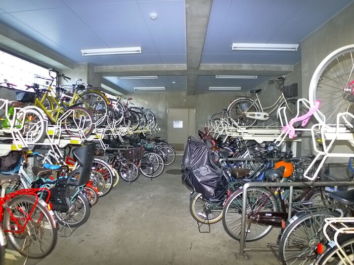 物件外観写真6　(駐輪場)