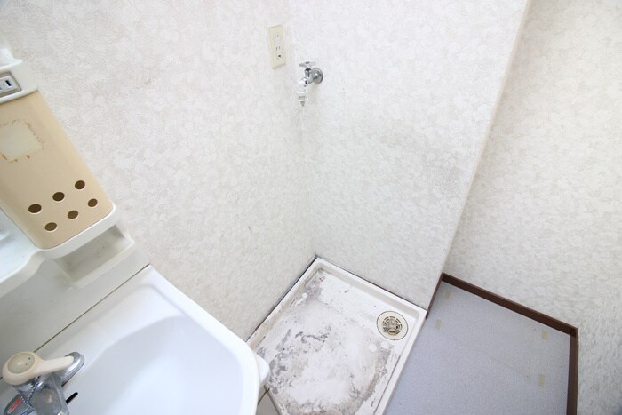 物件内観写真11　(洗濯機置場)