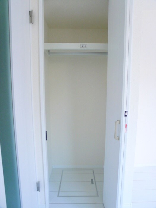 物件内観写真12　(収納)