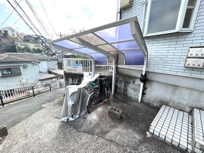 物件外観写真2　(駐輪場)