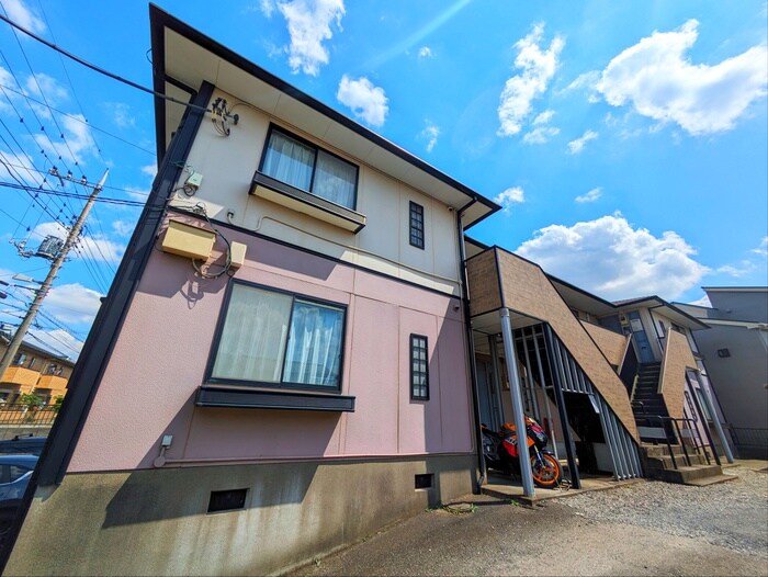 物件外観写真2　(エントランス部分)