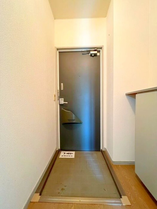 物件内観写真8　(玄関)