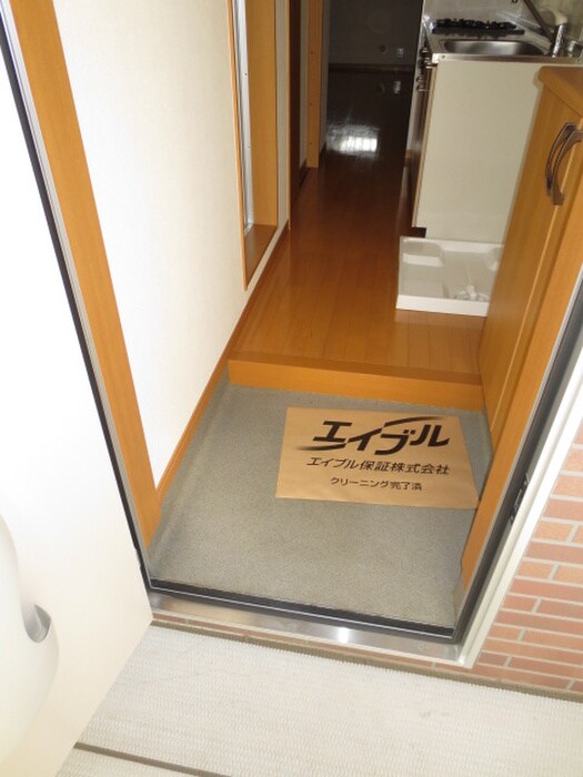 物件内観写真7　(玄関)