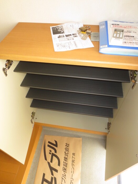 物件内観写真8　(靴箱)
