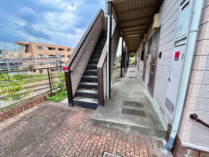 物件外観写真2　(エントランス部分)