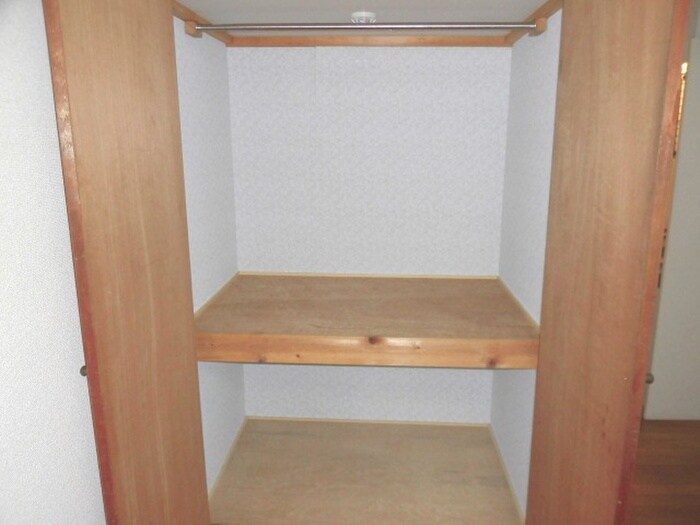 物件内観写真12　(収納)