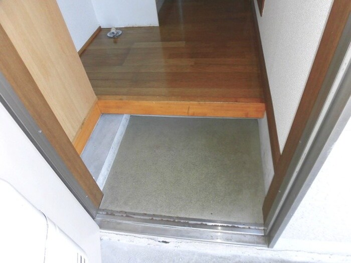 物件内観写真16　(玄関)