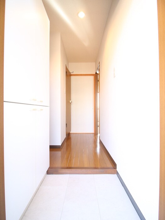 物件内観写真7　(玄関)