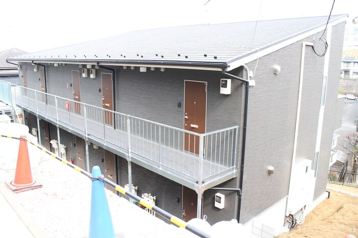 物件外観写真2　(エントランス部分)