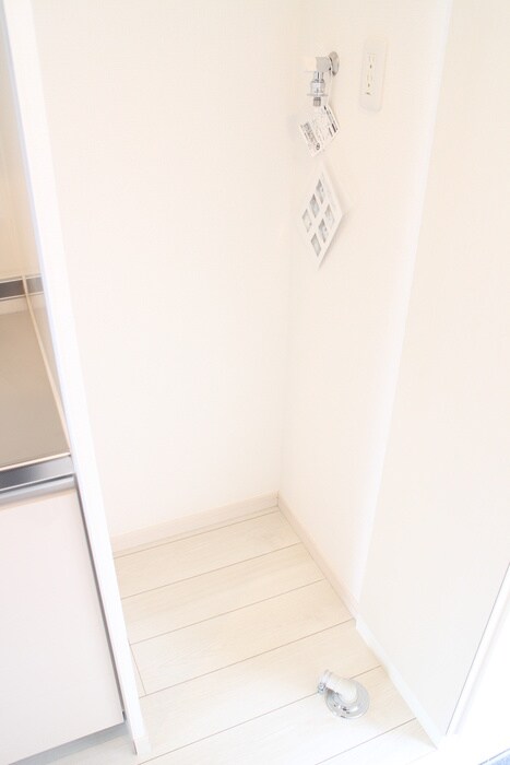 物件内観写真14　(洗濯機置場)