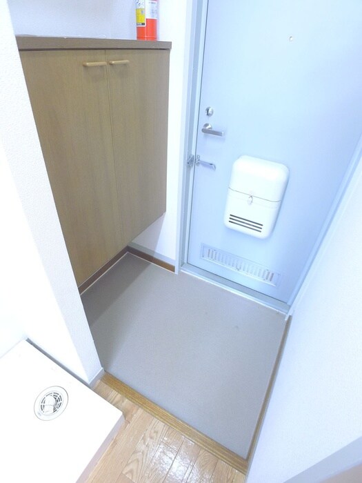 物件内観写真16　(玄関)