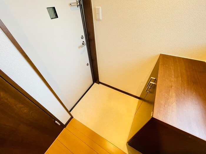 物件内観写真21　(玄関)