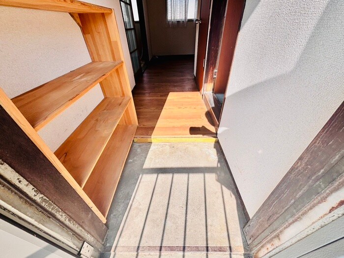 物件内観写真18　(玄関)