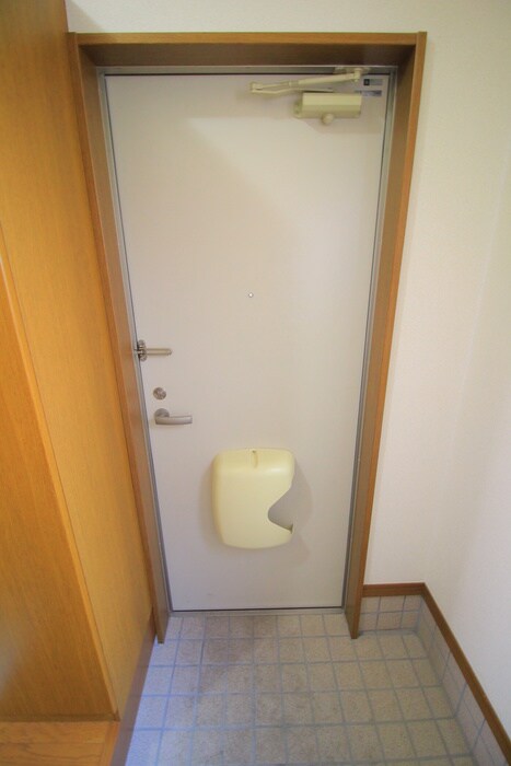 物件内観写真18　(玄関)