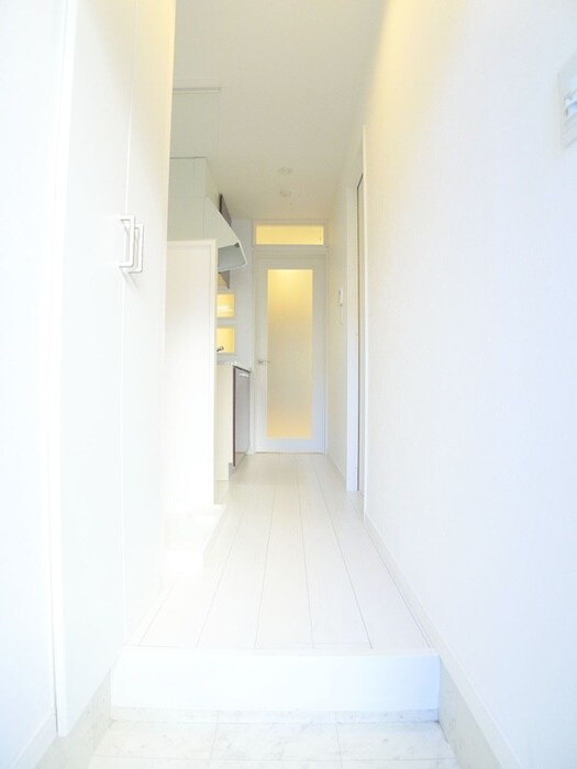 物件内観写真16　(玄関)