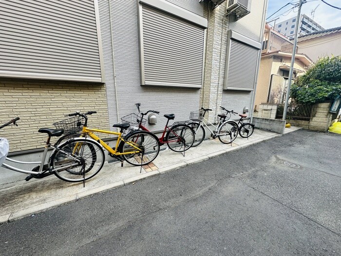 物件外観写真6　(駐輪場)