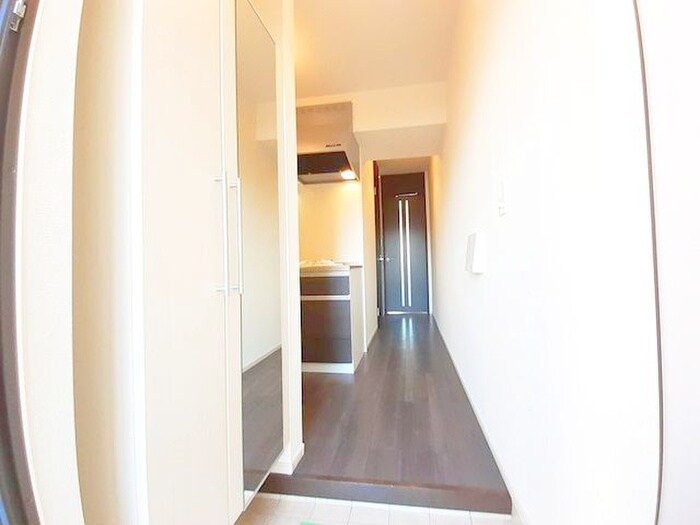 物件内観写真10　(玄関)