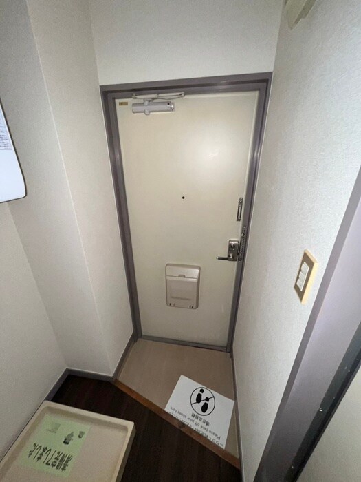 物件内観写真13　(玄関)