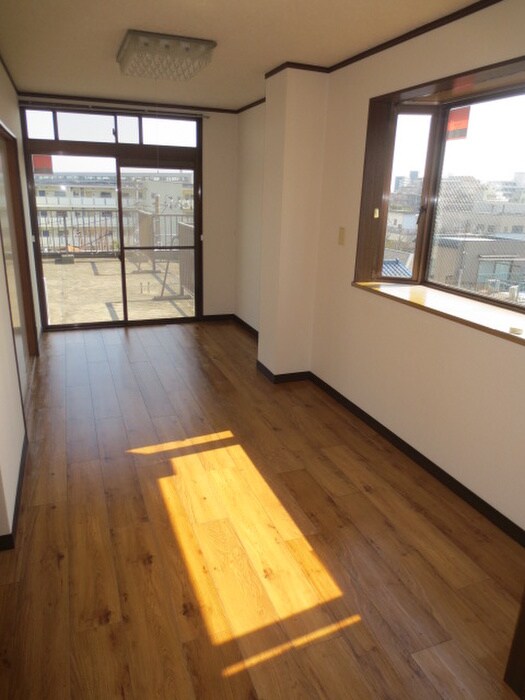 物件内観写真4　(居室)