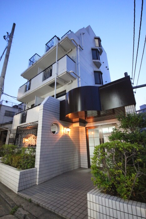 物件外観写真1　(エントランス部分)