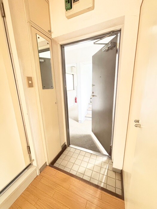 物件内観写真15　(玄関)