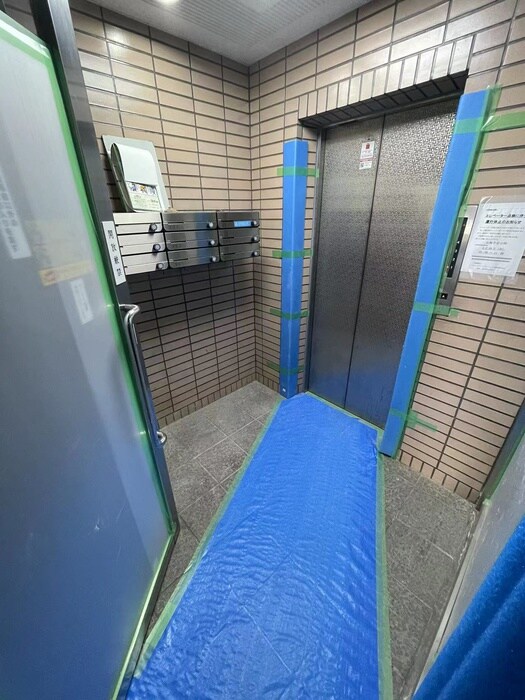 物件外観写真4　(エントランス部分)