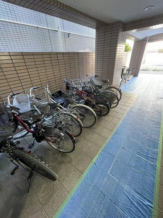 物件外観写真5　(駐輪場)