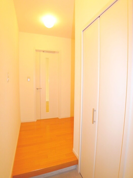 物件内観写真15　(玄関)