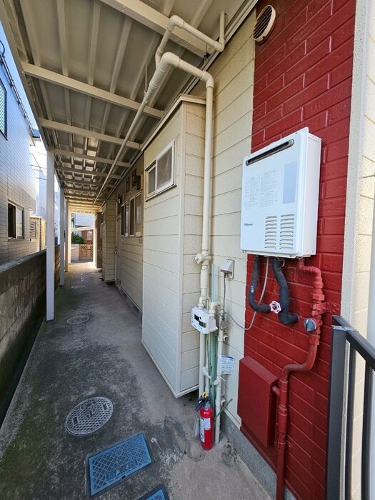 物件外観写真2　(エントランス部分)