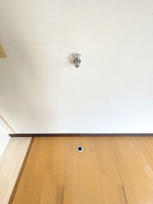 物件内観写真11　(洗濯機置場)