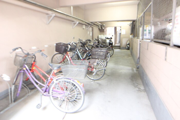 物件外観写真5　(駐輪場)